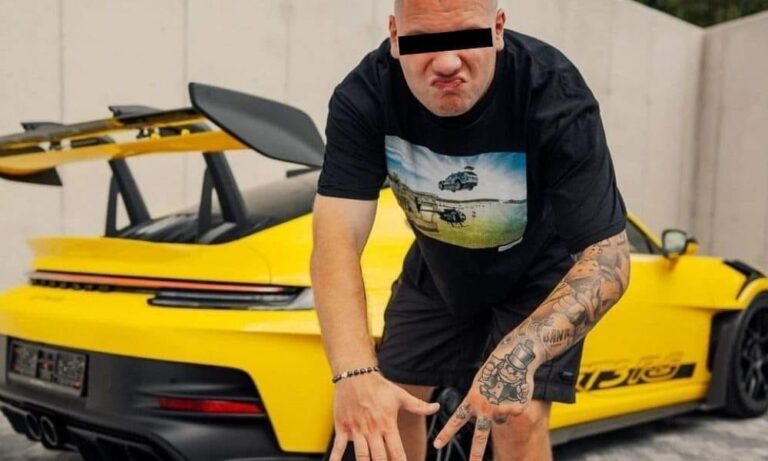 Read more about the article Tłumy fanów Buddy wspierą youtubera pod zakładem karnym.